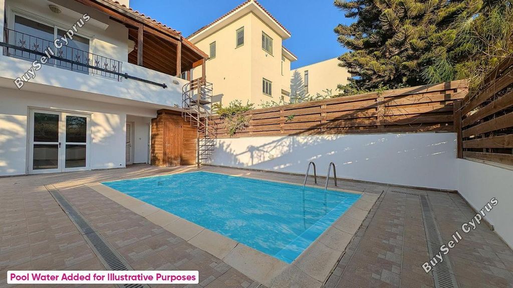 Property photo 2 of 44