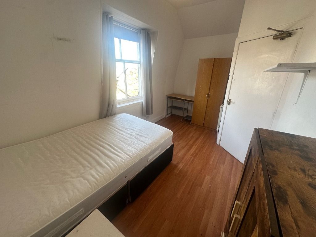 Additional image 6 of 4 bed flat to rentKing Street, Stirling Town, Stirling FK8