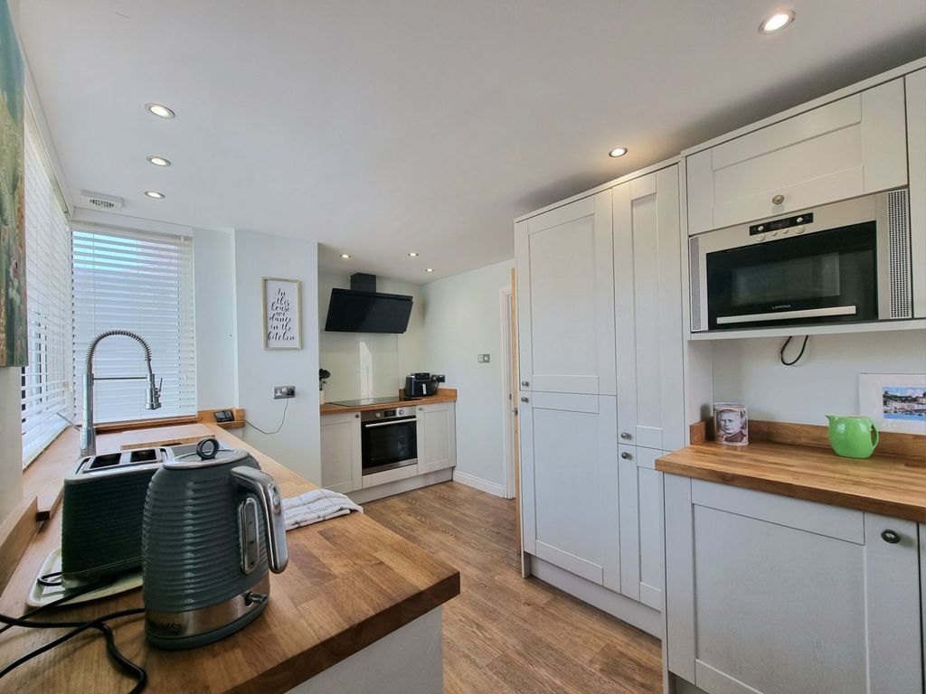 Property photo 3 of 52