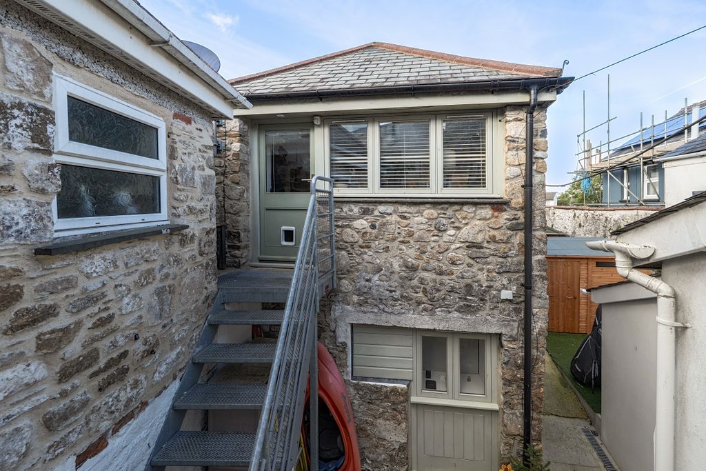 Property photo 1 of 15 1525255 (12)