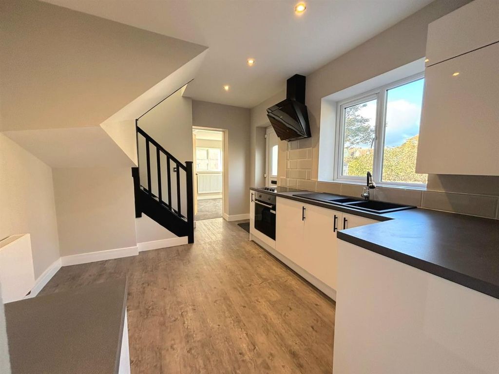 Property photo 2 of 22 Breakfast Kitchen