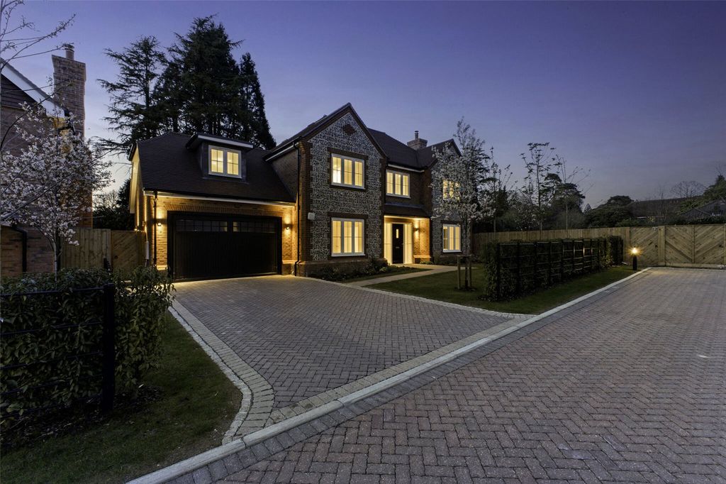 Property photo 3 of 16 Plot 3 Hudson Garden