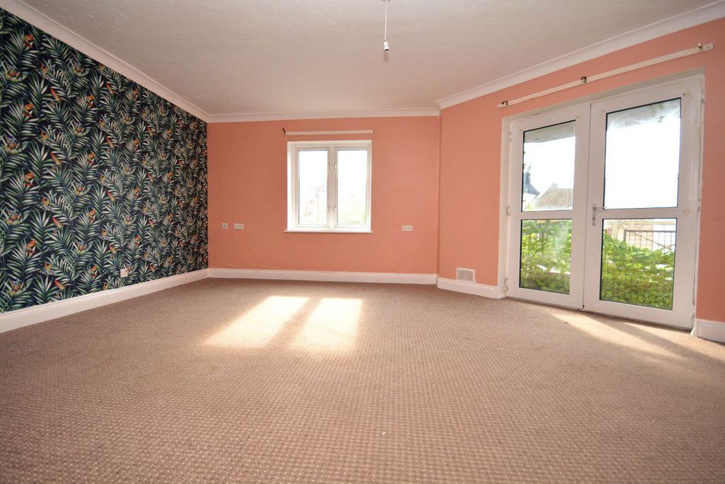 Property photo 3 of 6