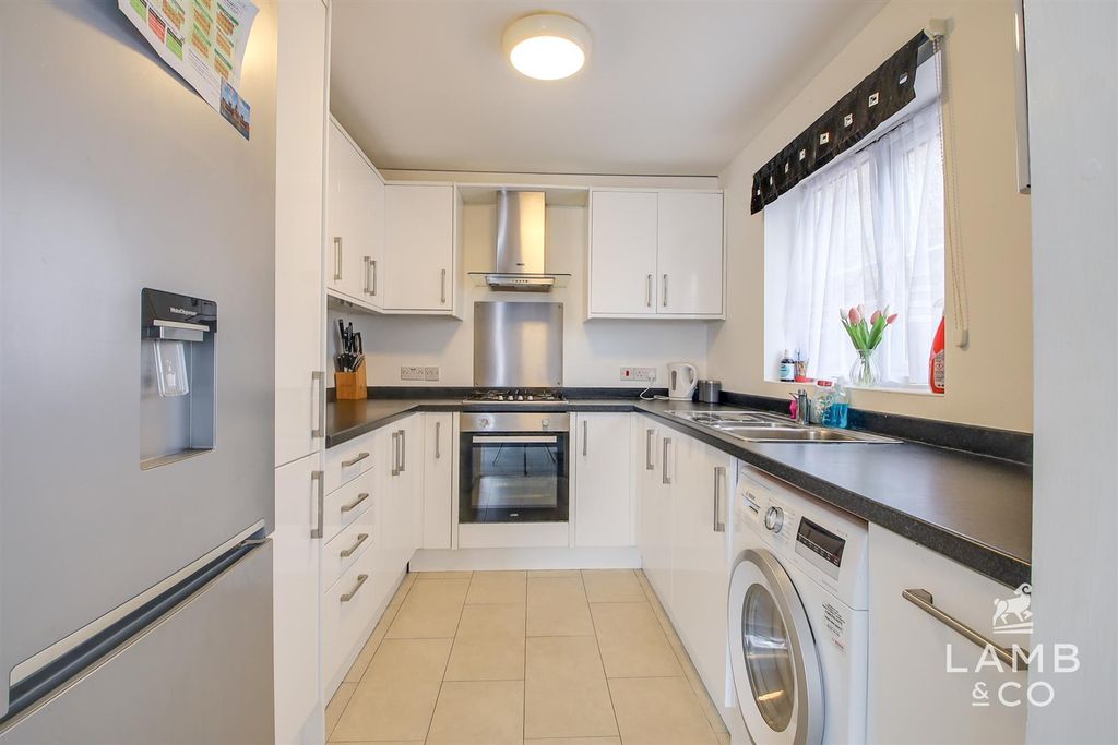 Property photo 2 of 11