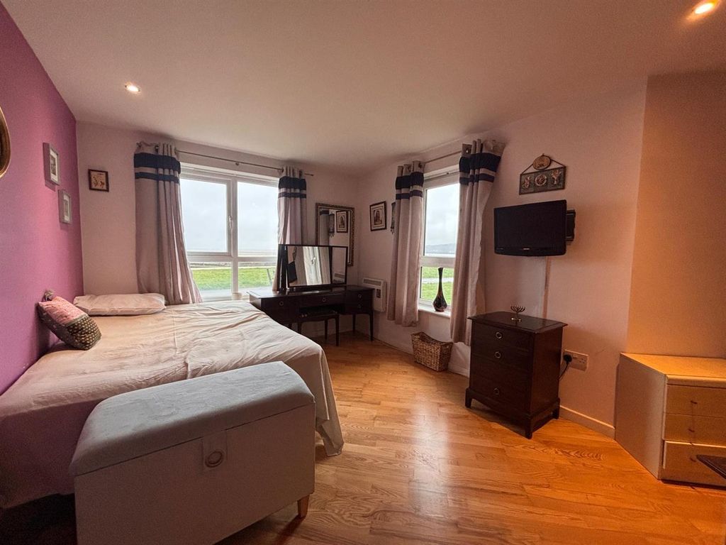 Additional image 14 of 2 bed flat for salePentre Doc Y Gogledd, Llanelli SA15