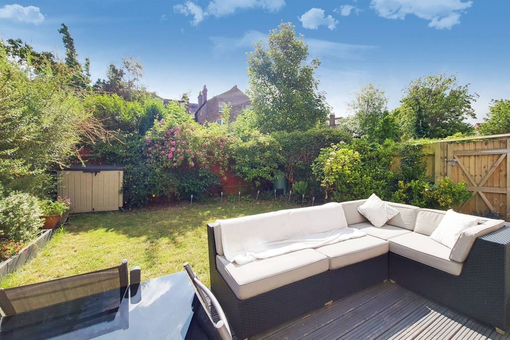 Property photo 3 of 8