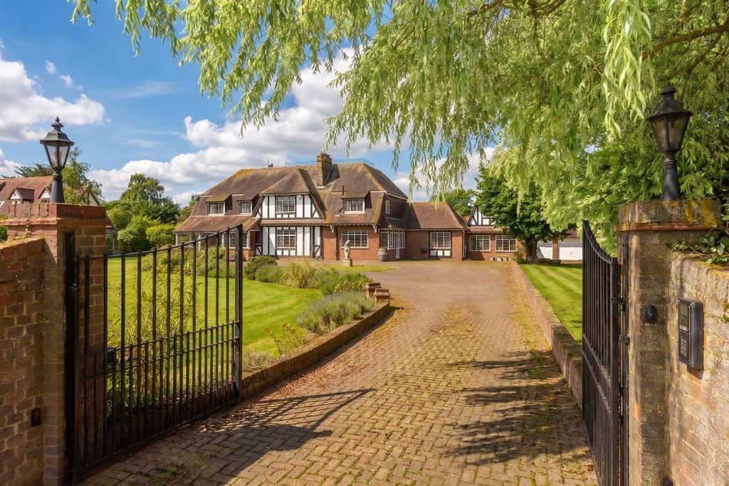 Property photo 1 of 50