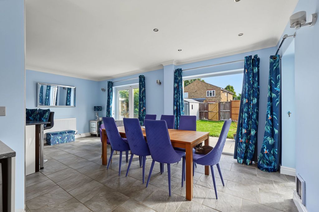 Property photo 2 of 37