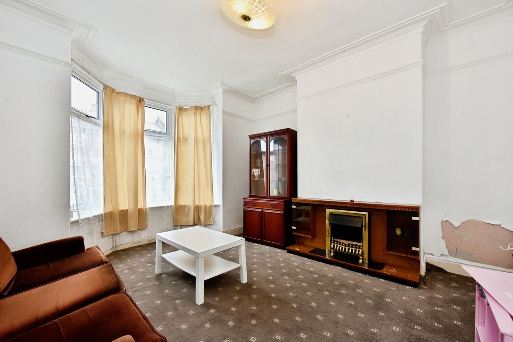 Property photo 2 of 17 Pbox-Img.Jpg