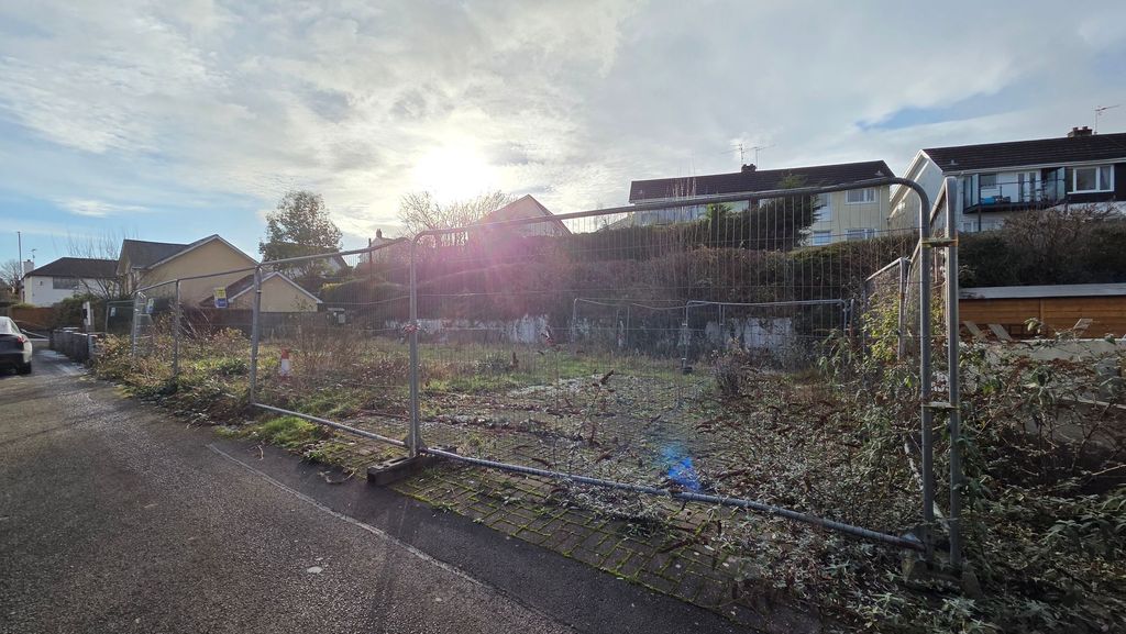 Property photo 3 of 16