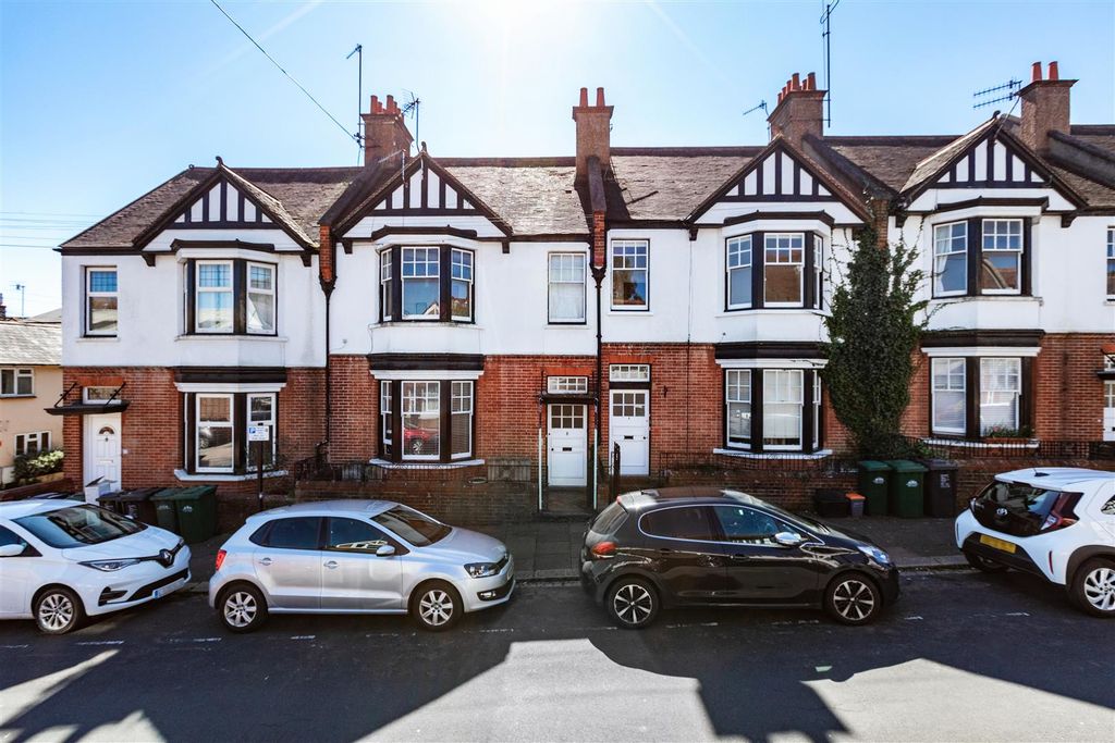 Property photo 1 of 10 Exterior