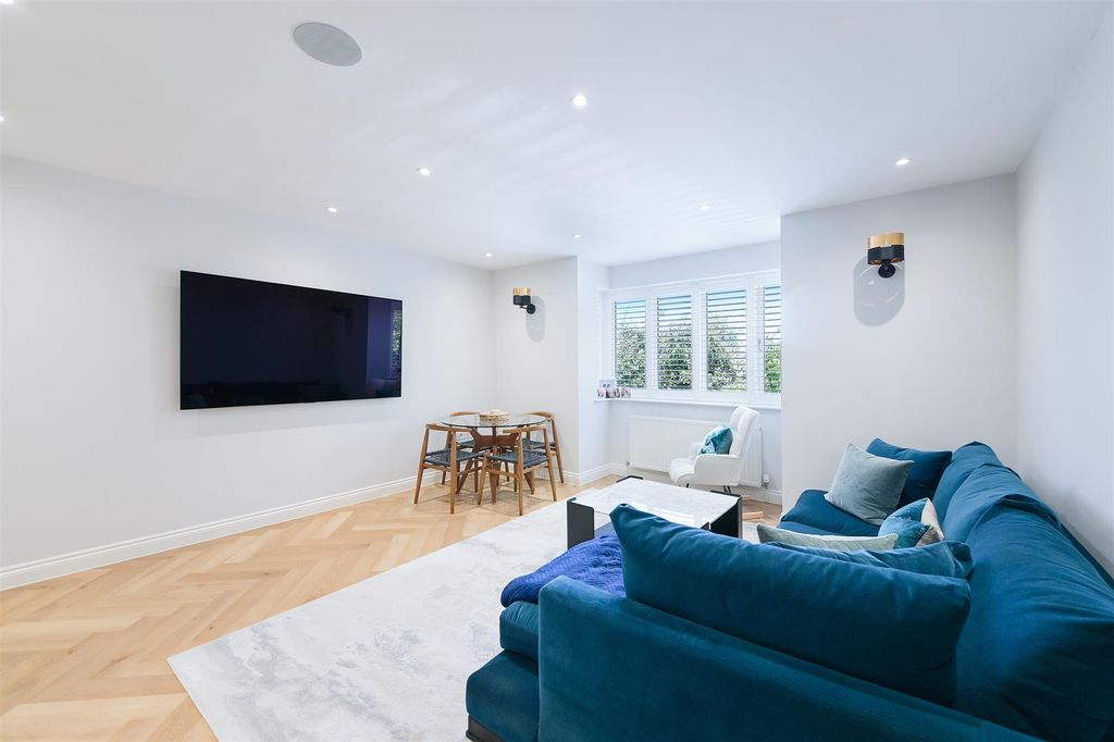 Property photo 2 of 16 Chartham House,6 - (2).Jpg