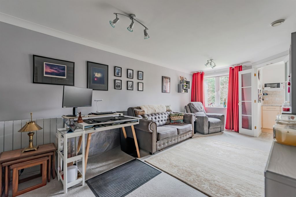 Property photo 2 of 10