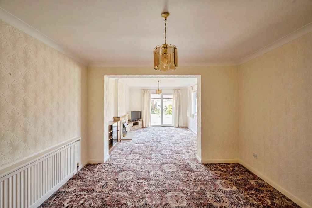 Property photo 2 of 17