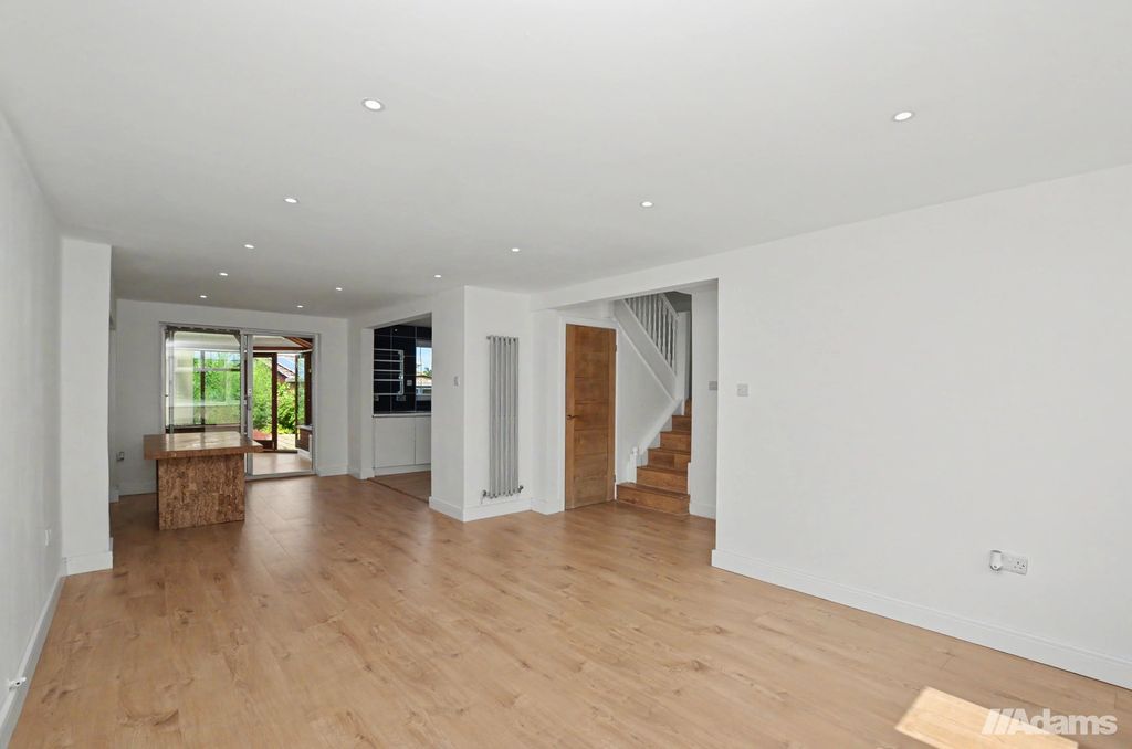 Property photo 3 of 38