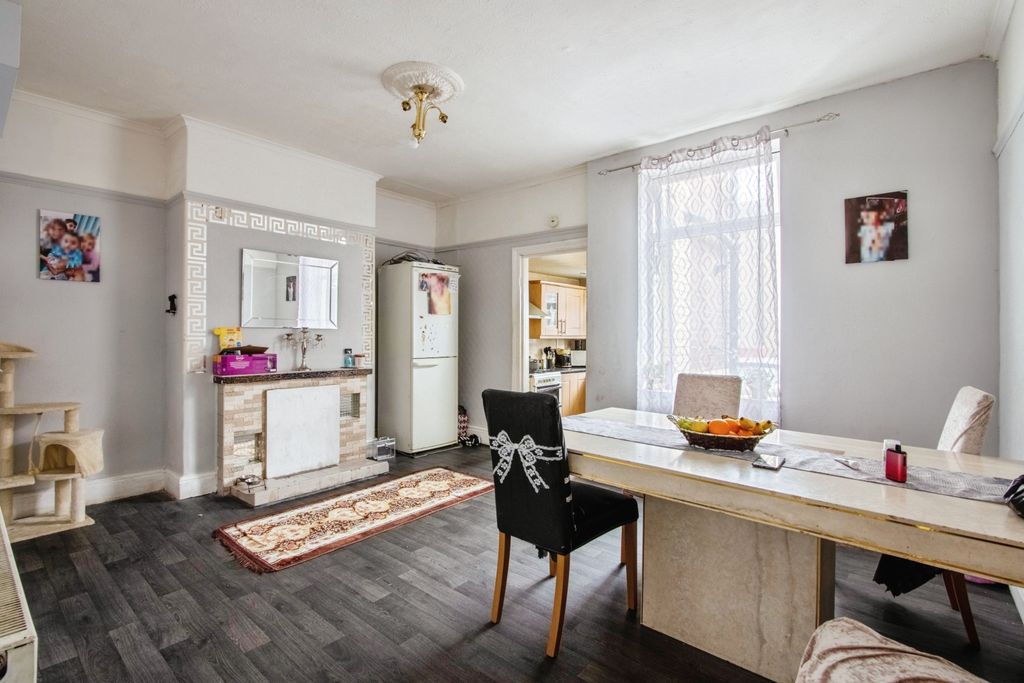 Property photo 2 of 14 Dining Room