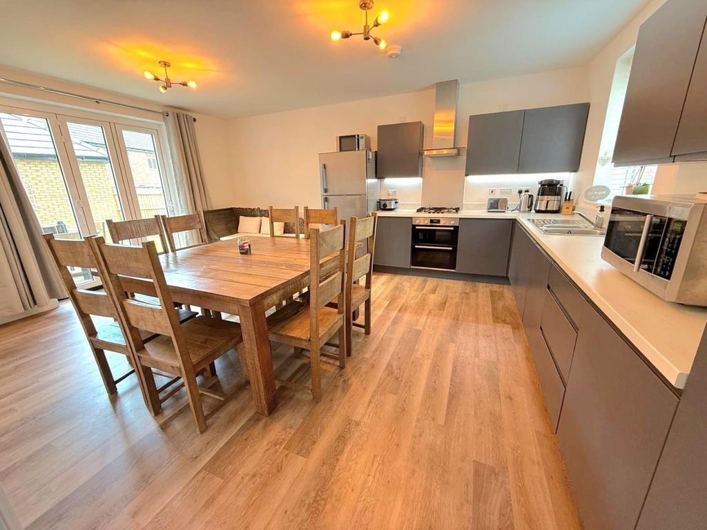 Property photo 3 of 23 11.Jpg