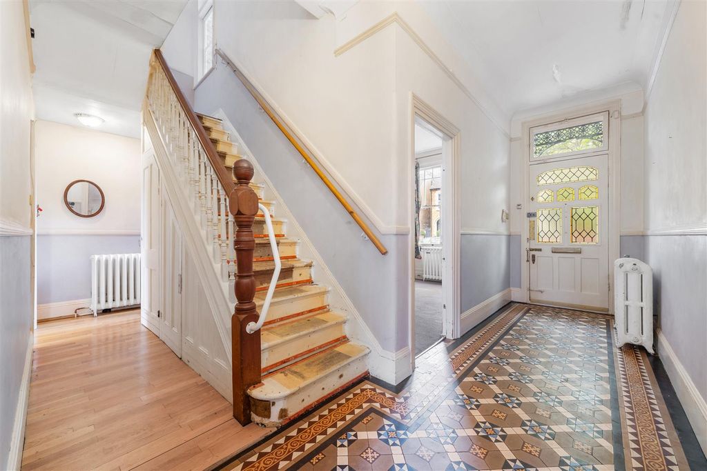 Property photo 3 of 19