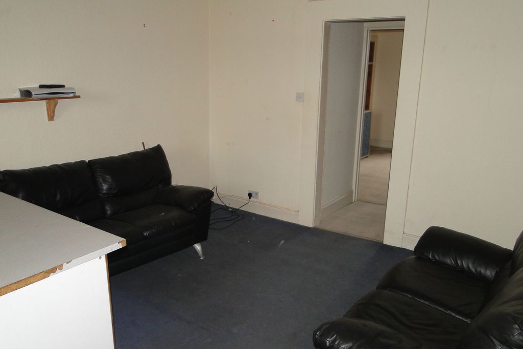 Property photo 3 of 7 Gallery