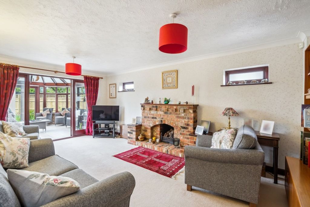 Property photo 2 of 17