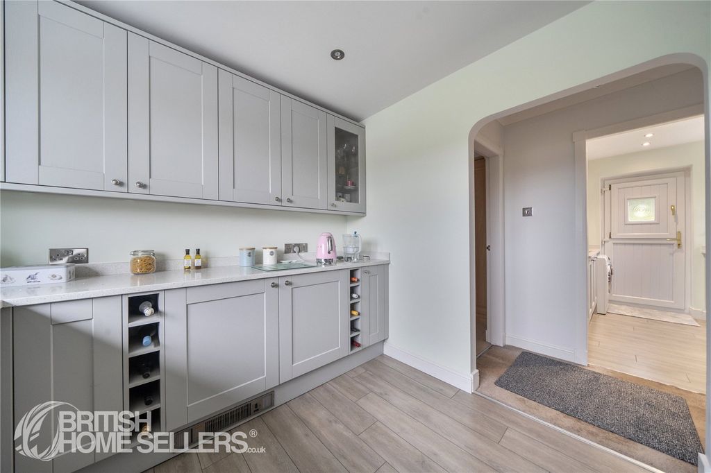 Property photo 3 of 20 Picture No. 16