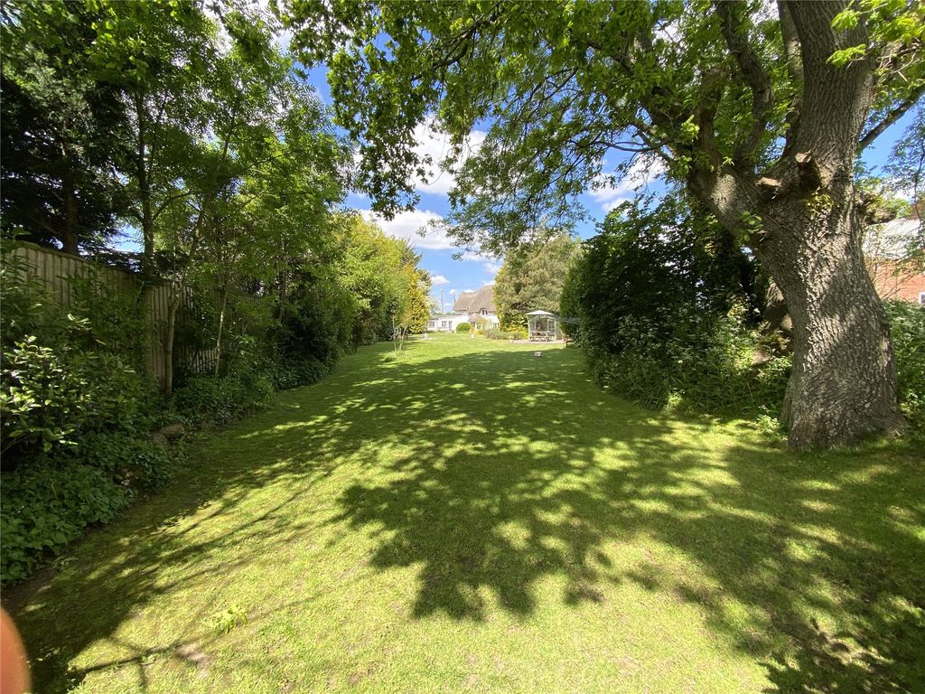 Property photo 2 of 15 Gardens