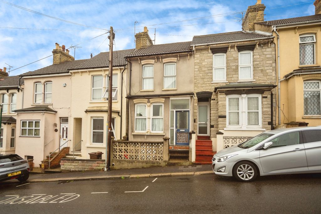 Property photo 1 of 17 Front View