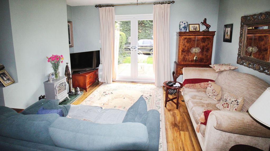 Property photo 3 of 20 Lounge.Jpg