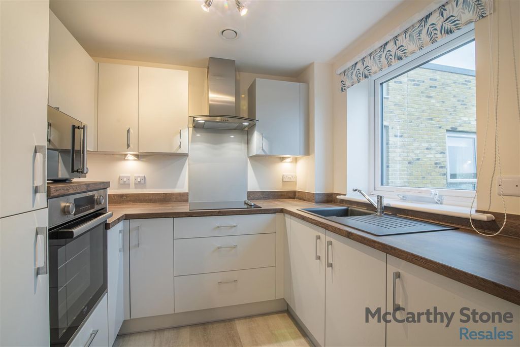 Property photo 3 of 13 8671417-Interior14.Jpg