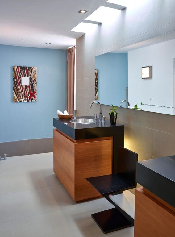 Property photo 3 of 49