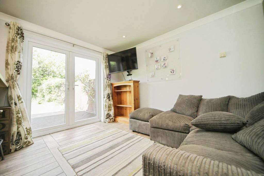 Property photo 3 of 18 Pbox-Img.Jpg
