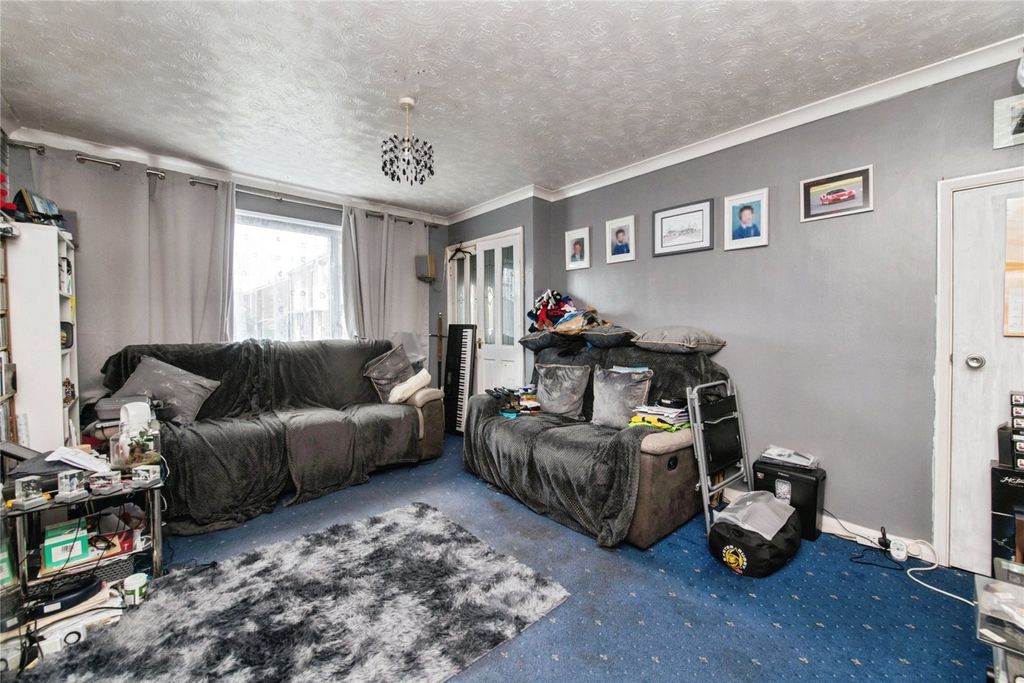 Property photo 2 of 10 Picture No. 11