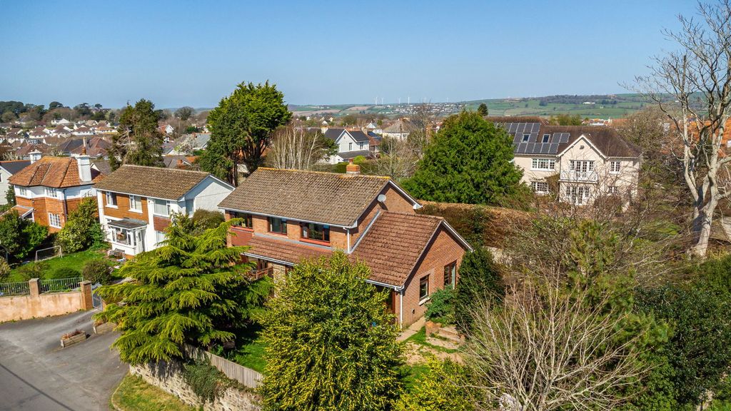Property photo 1 of 33