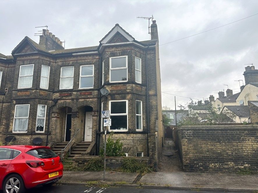 Property photo 1 of 18