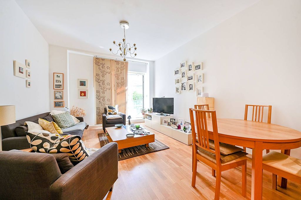 Property photo 2 of 10