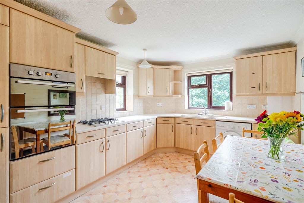 Property photo 2 of 17 1362165-12-68De57E6Befaa.Jpg