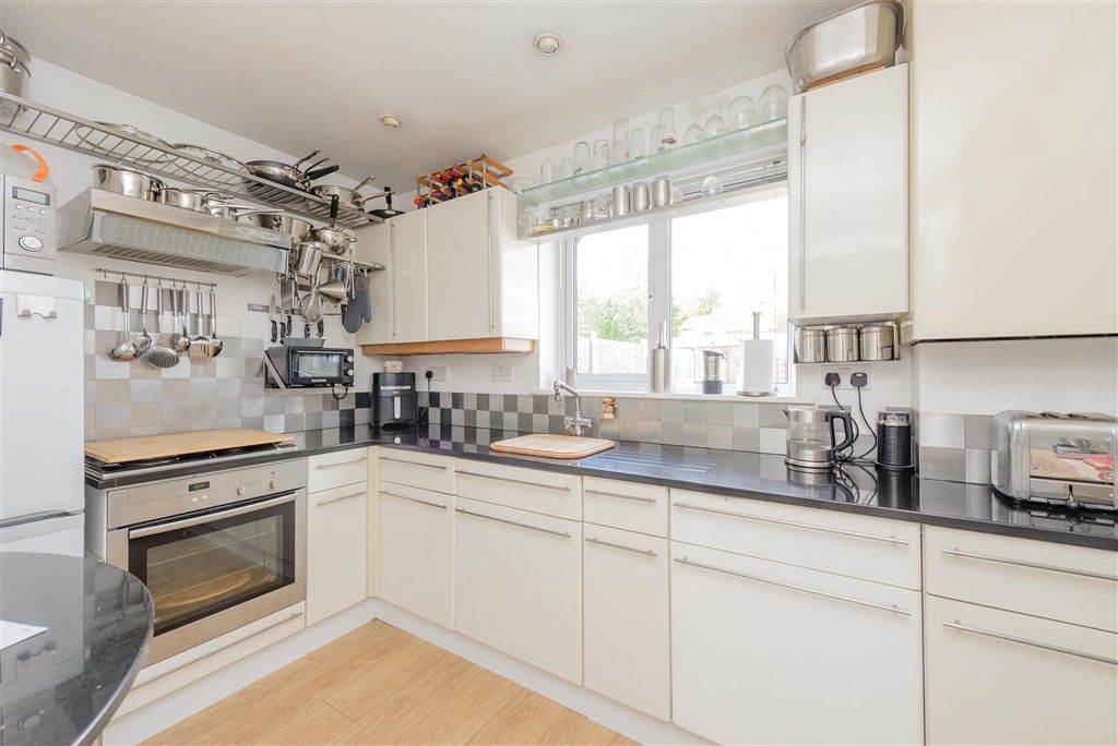 Property photo 2 of 14 Kitchen