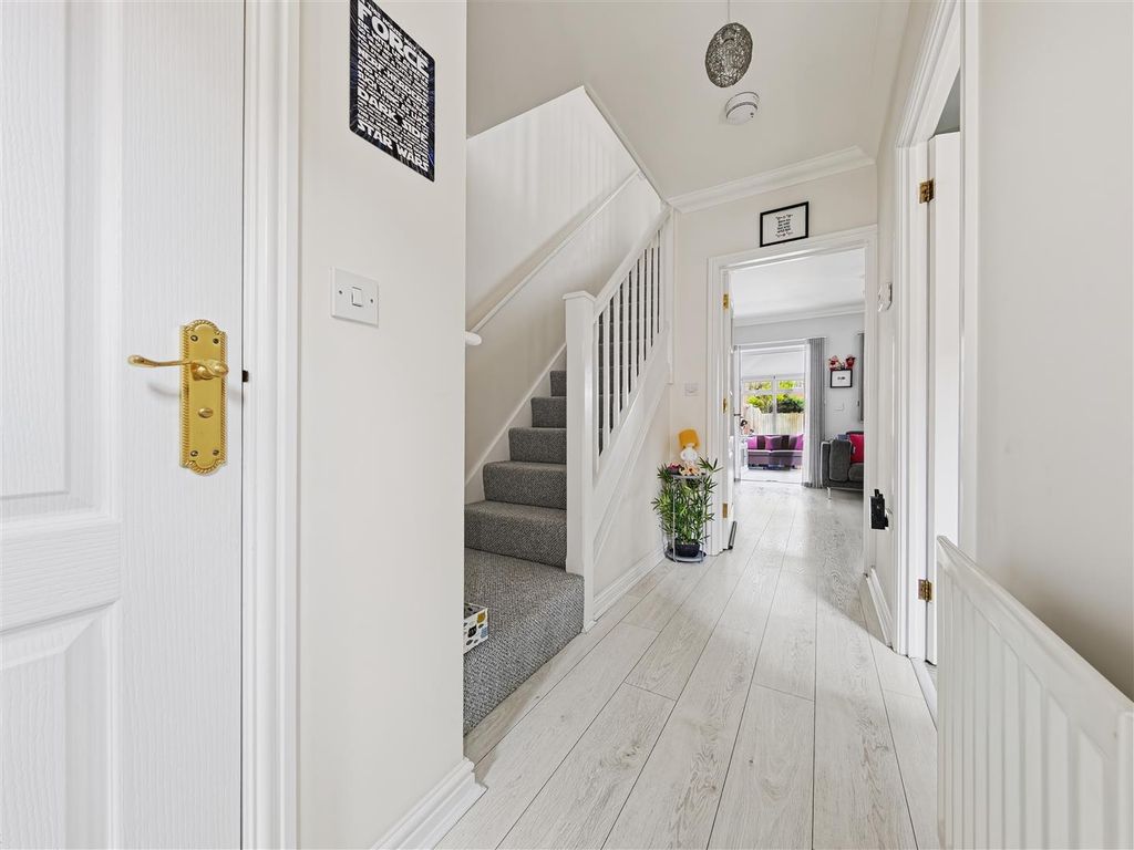 Property photo 2 of 23 Pochard (32).Jpg