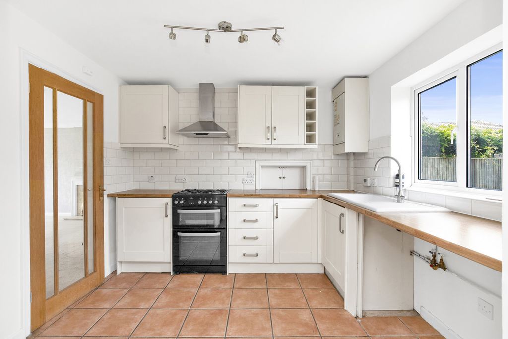 Property photo 2 of 19