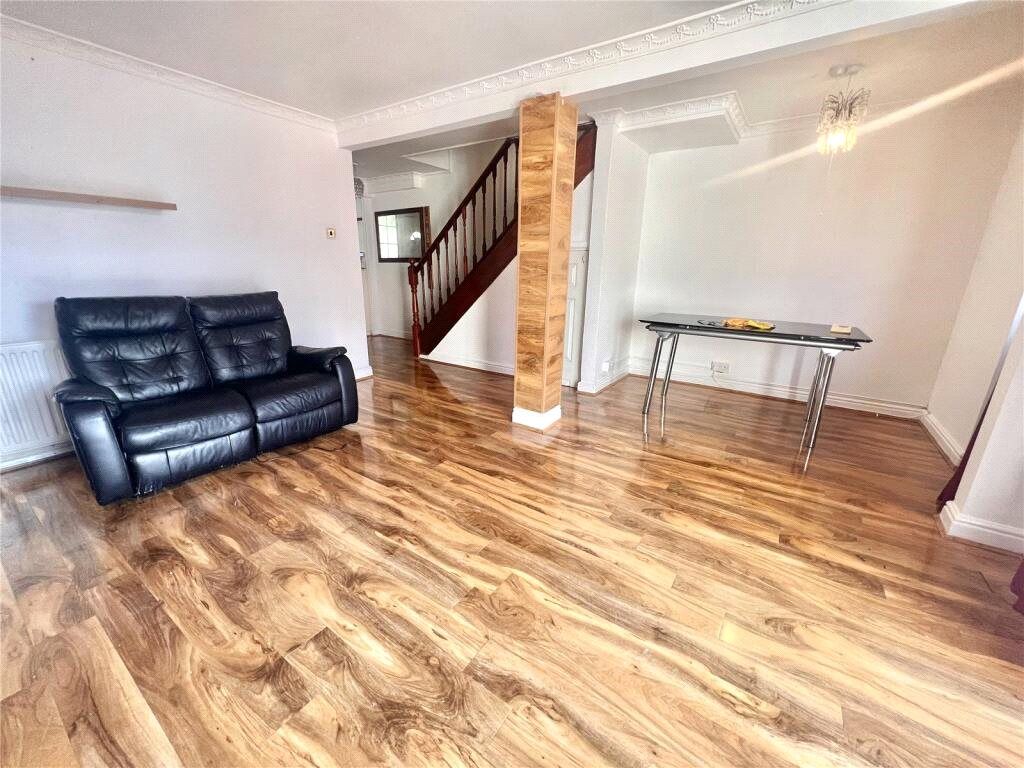 Property photo 3 of 8 Picture No. 14