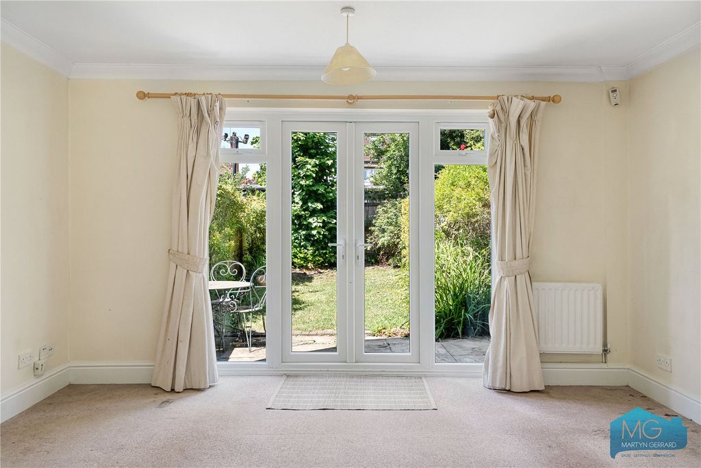 Property photo 2 of 28 Picture No. 93