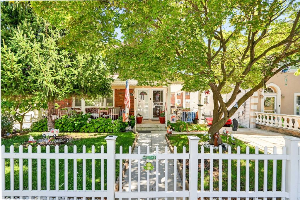 Property photo 1 of 31