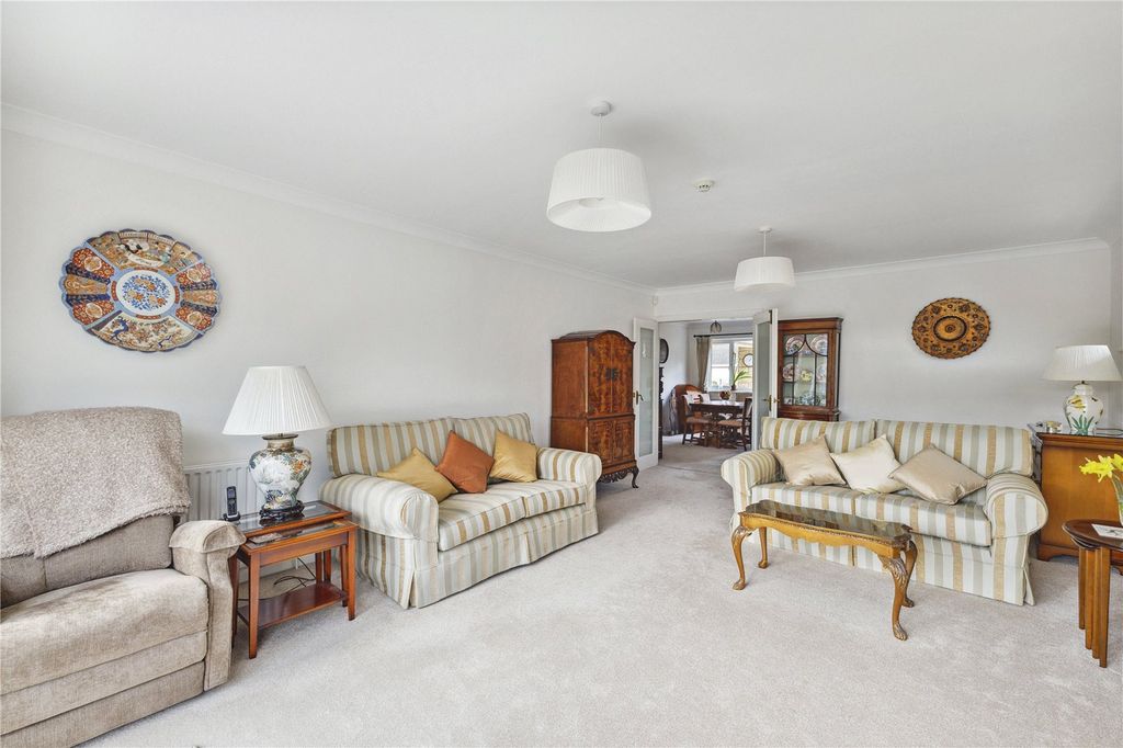 Property photo 1 of 12 Sitting Room