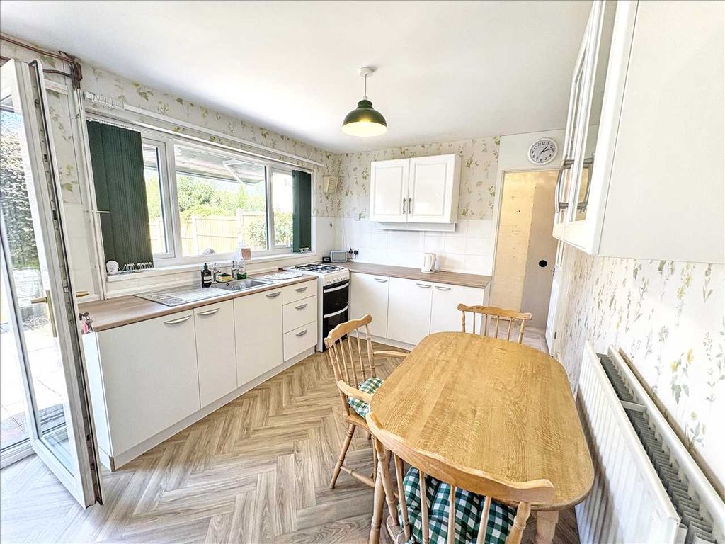Property photo 2 of 24 Kitchen