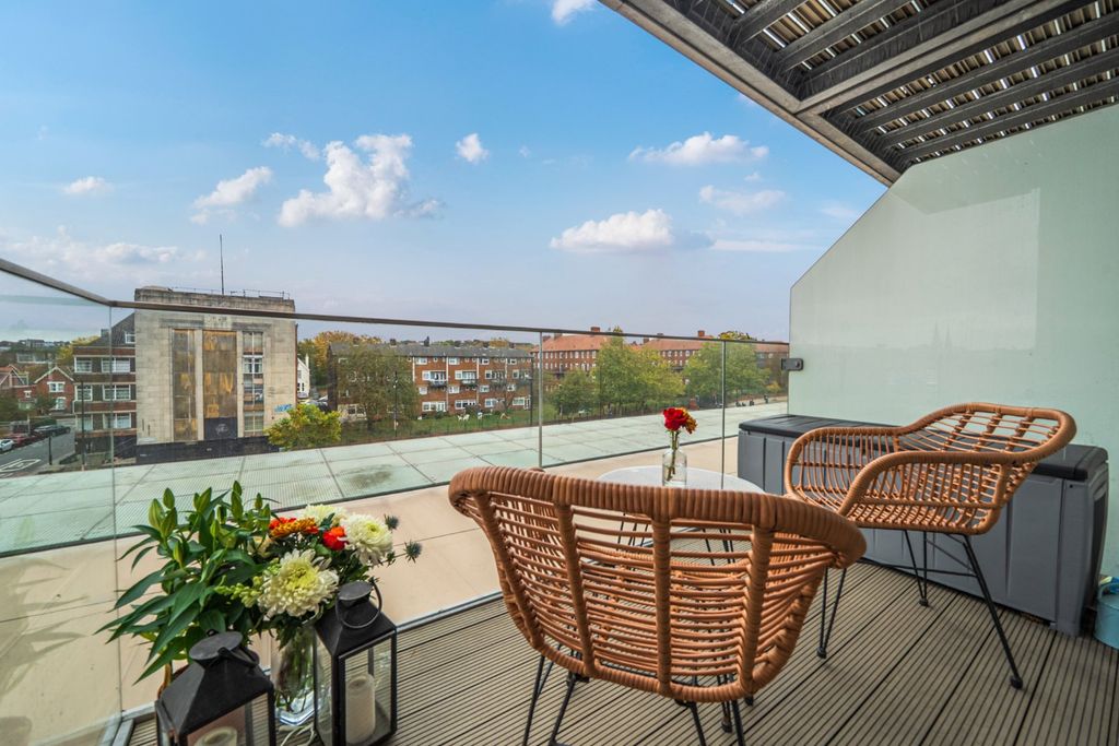 Property photo 2 of 10 Picture No. 30