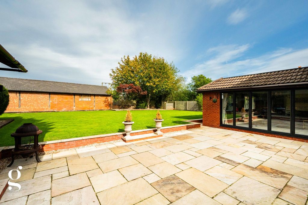 Property photo 2 of 64