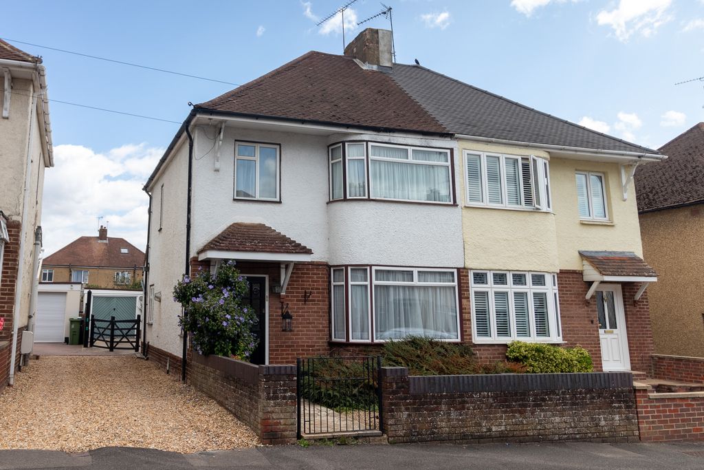 Property photo 1 of 24