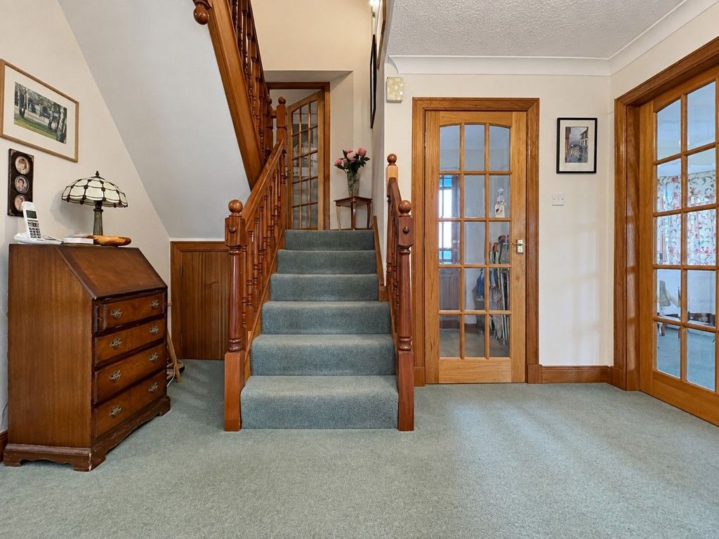 Property photo 3 of 35