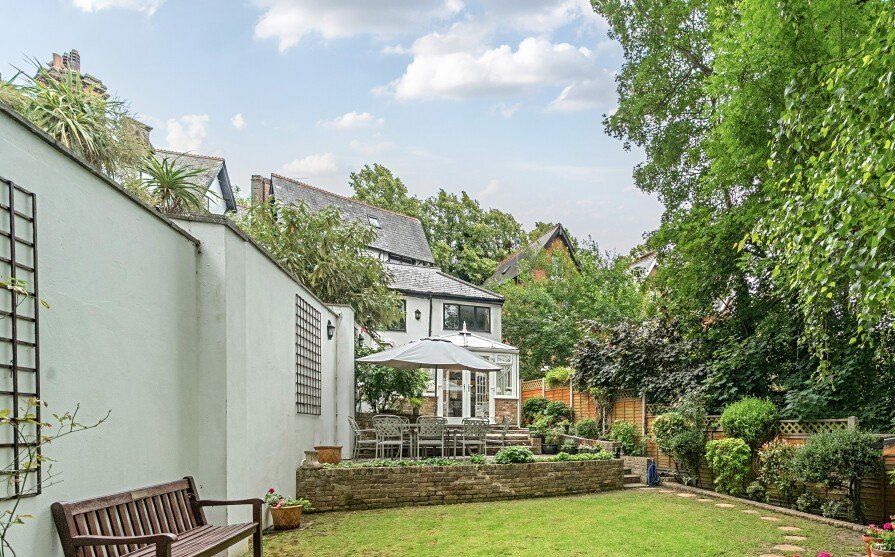 3 bed semi-detached house for saleSummer Hill, Chislehurst BR7