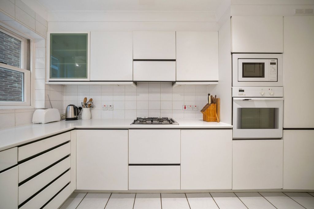 Property photo 3 of 9 Picture No. 02